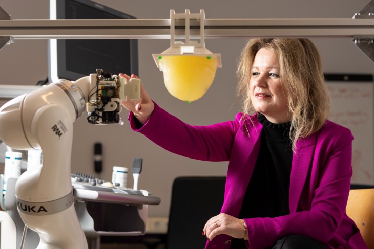 Françoise Siepel with robot